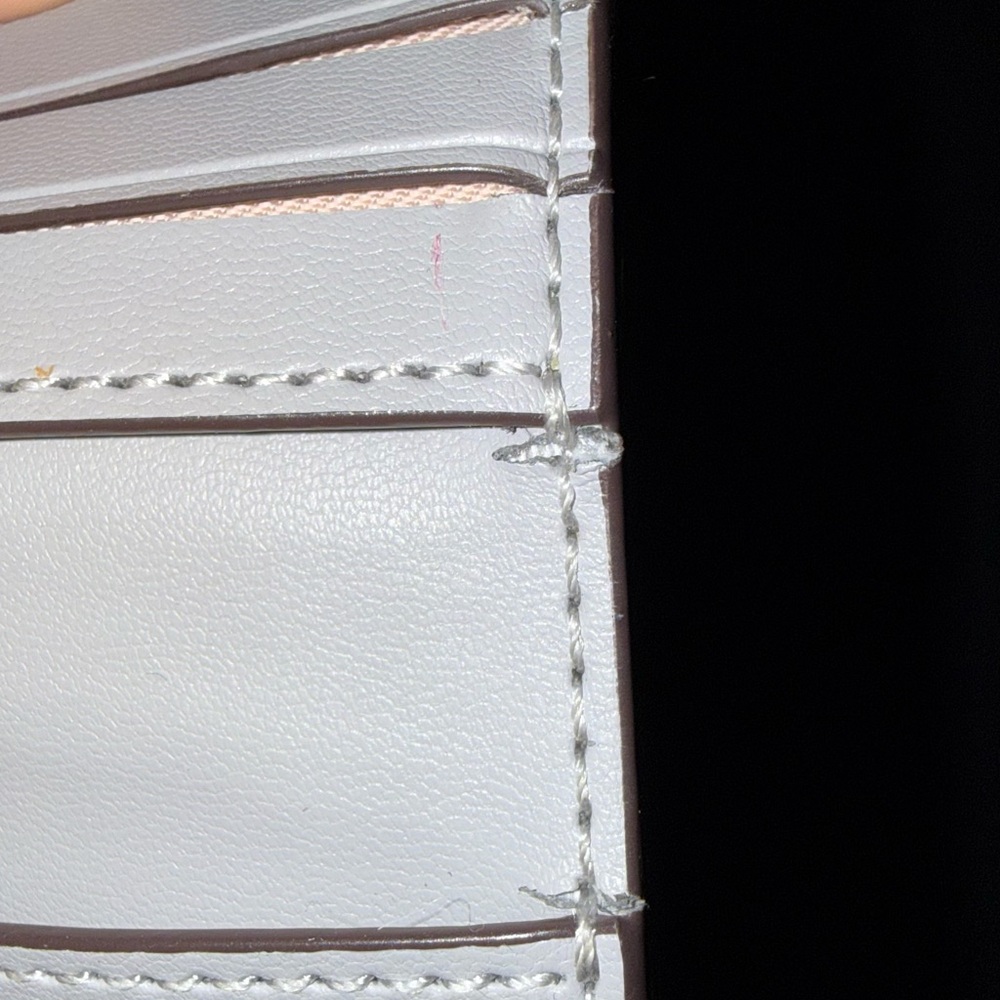 Kate Spade bifold wallet - Picture 6 of 8